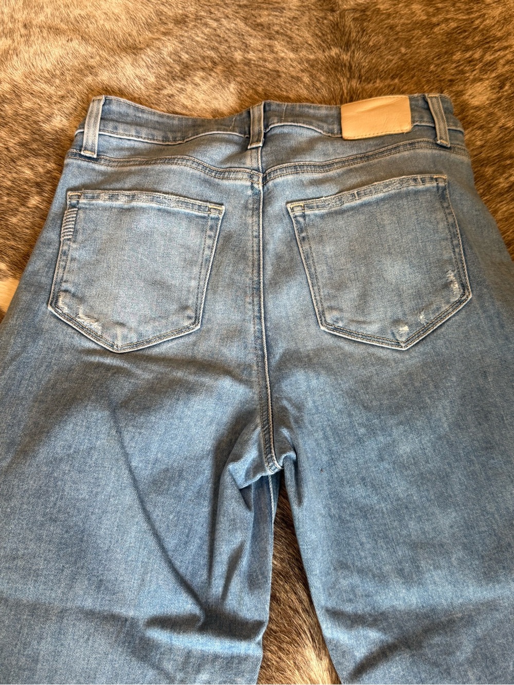 PAIGE Anessa Wide-Leg Jeans - Picture 6 of 8